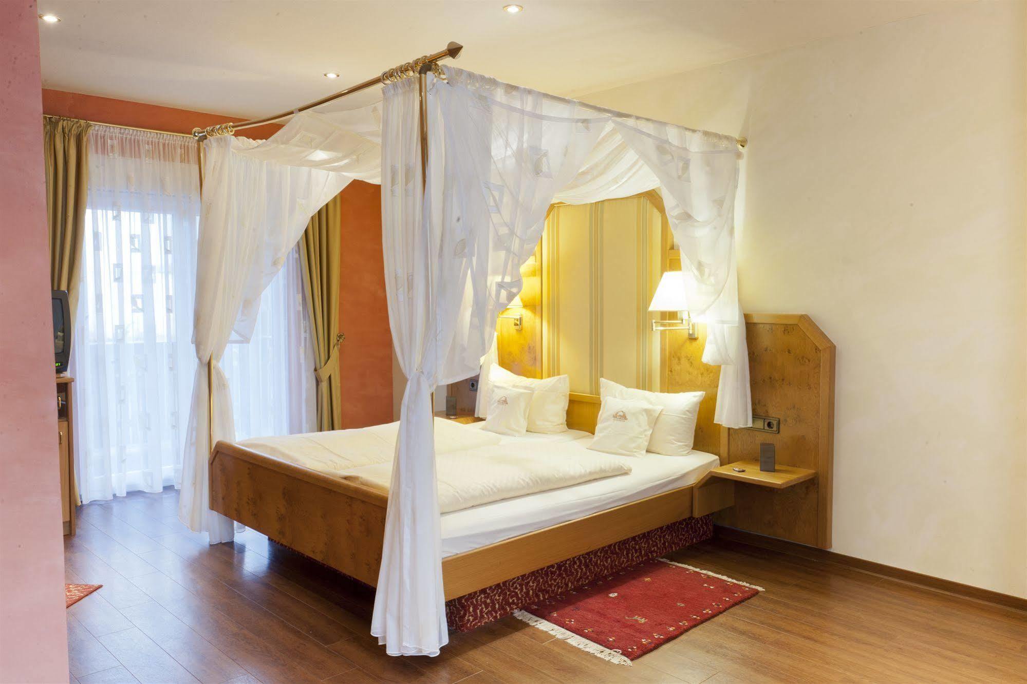 Gutshof Ziegelhuette Hotel Edenkoben Luaran gambar