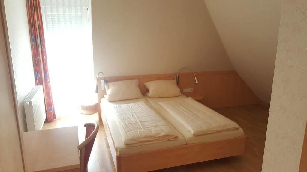 Gutshof Ziegelhuette Hotel Edenkoben Luaran gambar