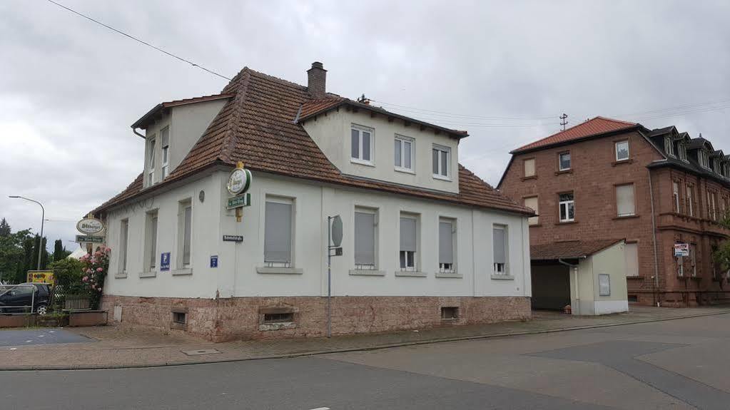 Gutshof Ziegelhuette Hotel Edenkoben Luaran gambar