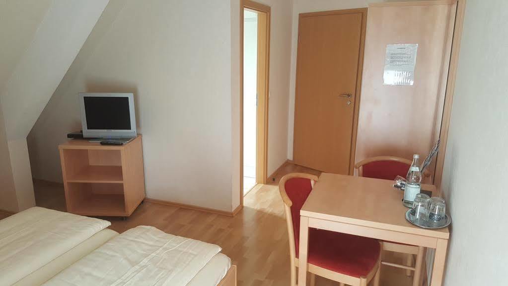 Gutshof Ziegelhuette Hotel Edenkoben Luaran gambar